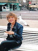 mature women licking young women